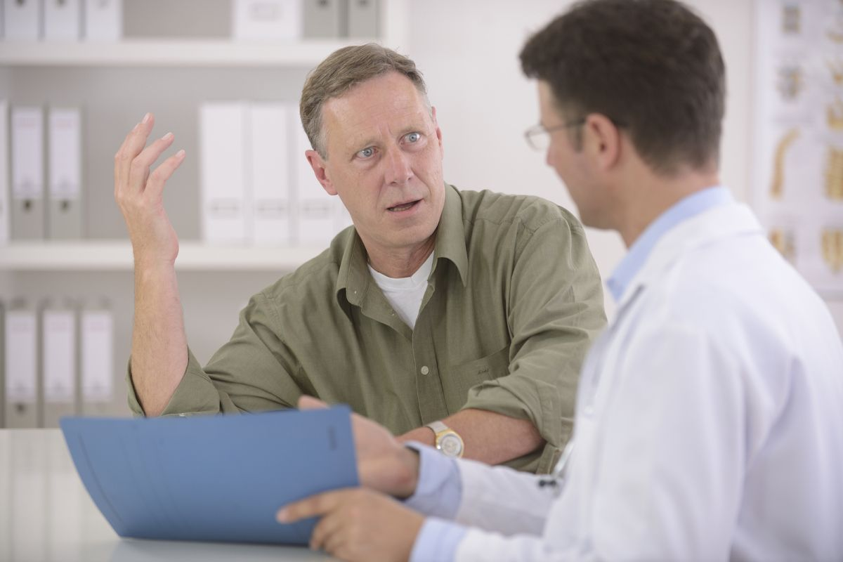 Certains clients placent leur intérêt en premier et ne sont pas prêts à transiger. Ils essaient d’imposer leur volonté à l’équipe médicale. 